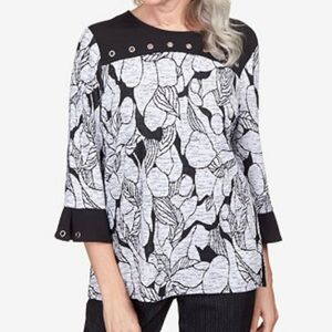 Alfred Dunner Black and White Floral Blouse